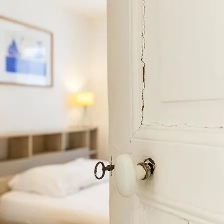 Le Magenta, 2 Chambres, Proche Apartment *