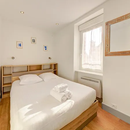 Le Magenta, 2 Chambres, Proche Apartment